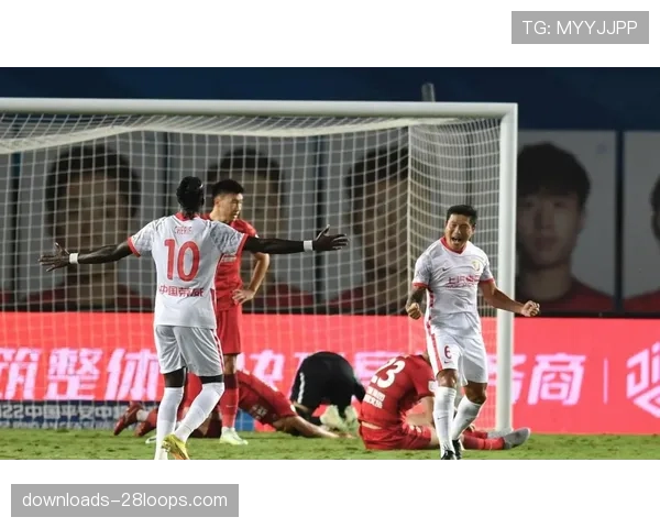 【2026年4月中超联赛·赛后·战报关键对决：上海海港1-1战平山东泰山，双方均未能打穿对手的密集防守